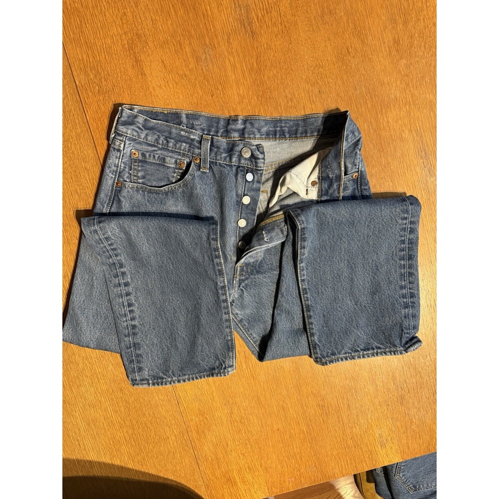 Levi's 501 Jeans Size 34x32 (actual 31x28) Blue Jeans- Button Fly